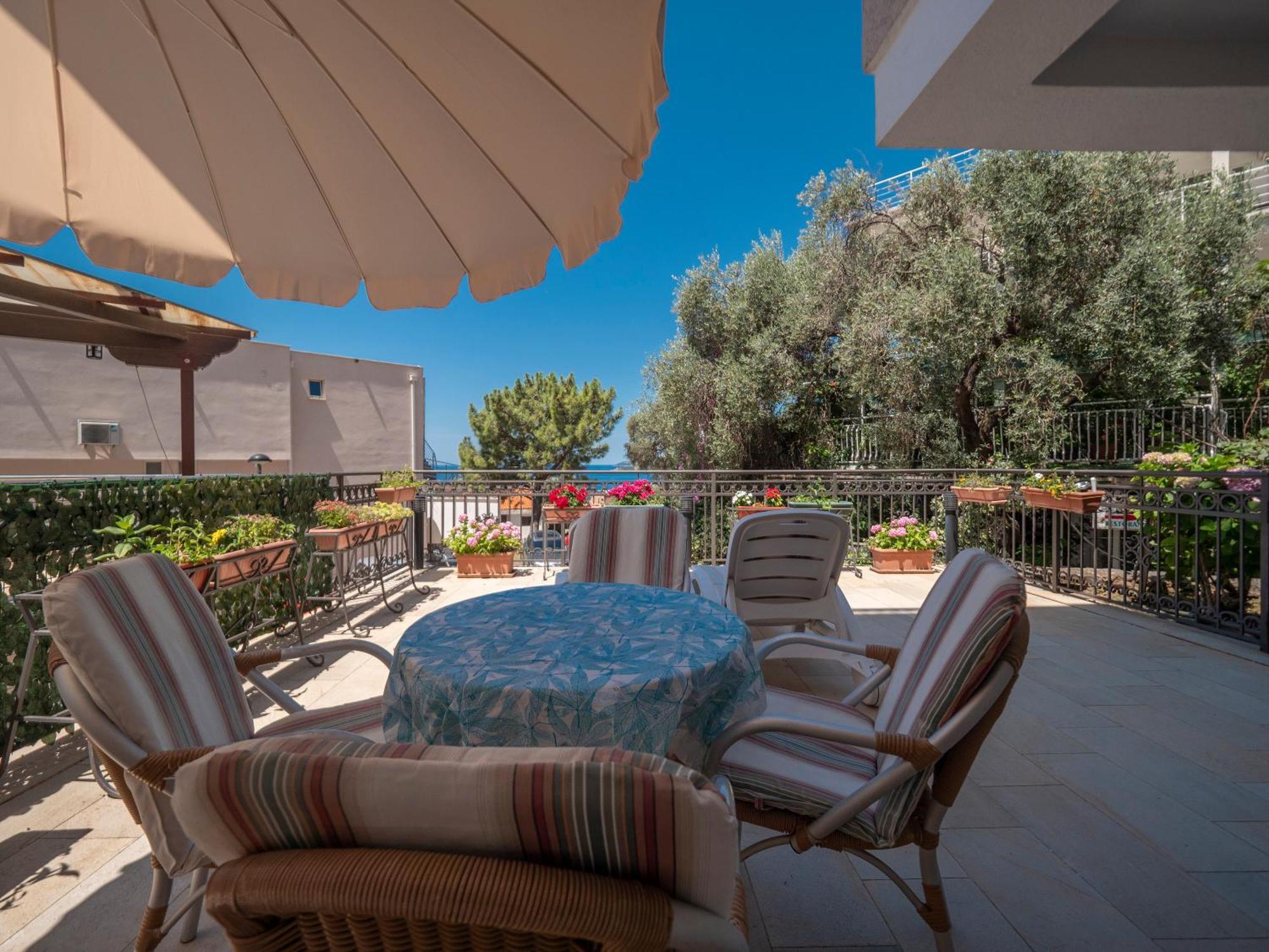 Apartments Marina Sveti Stefan Bagian luar foto