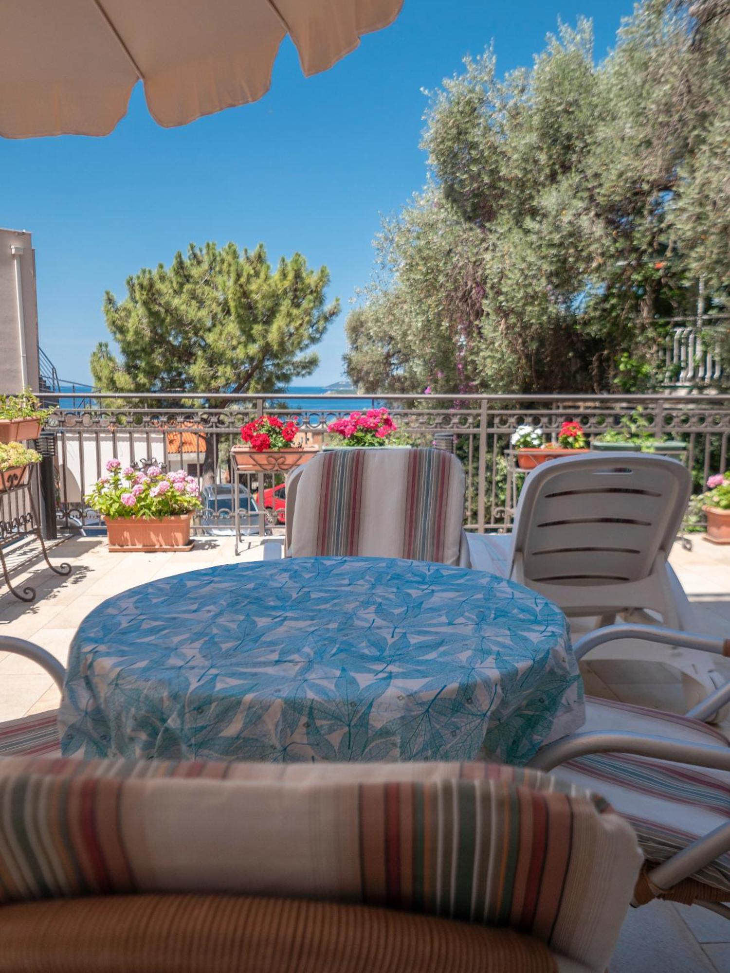 Apartments Marina Sveti Stefan Bagian luar foto