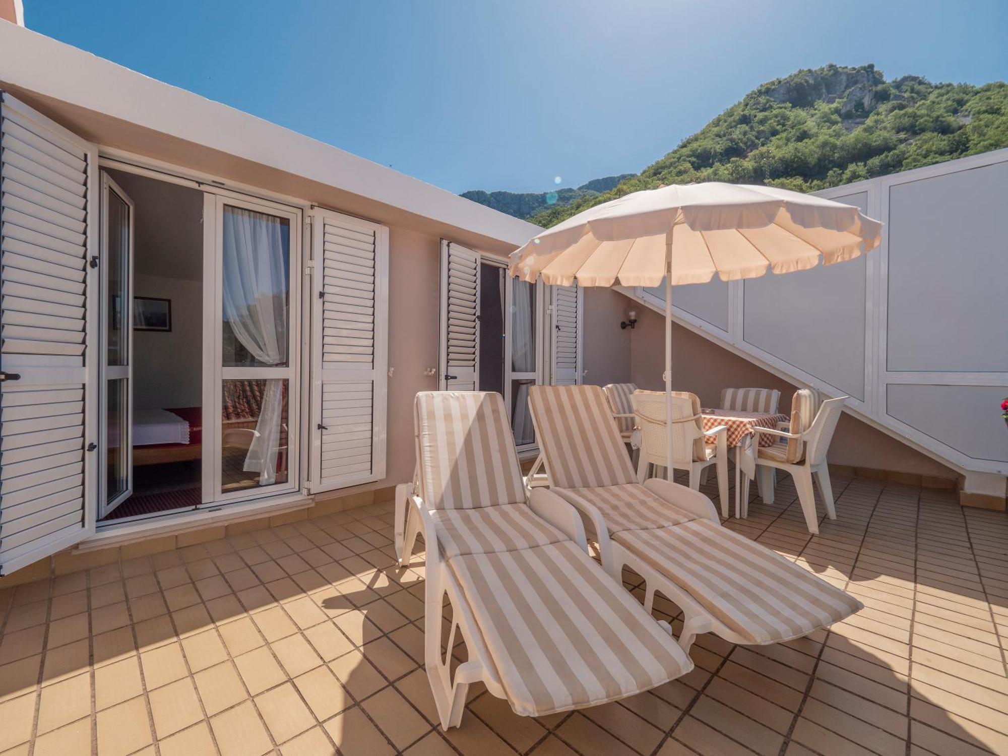 Apartments Marina Sveti Stefan Bagian luar foto