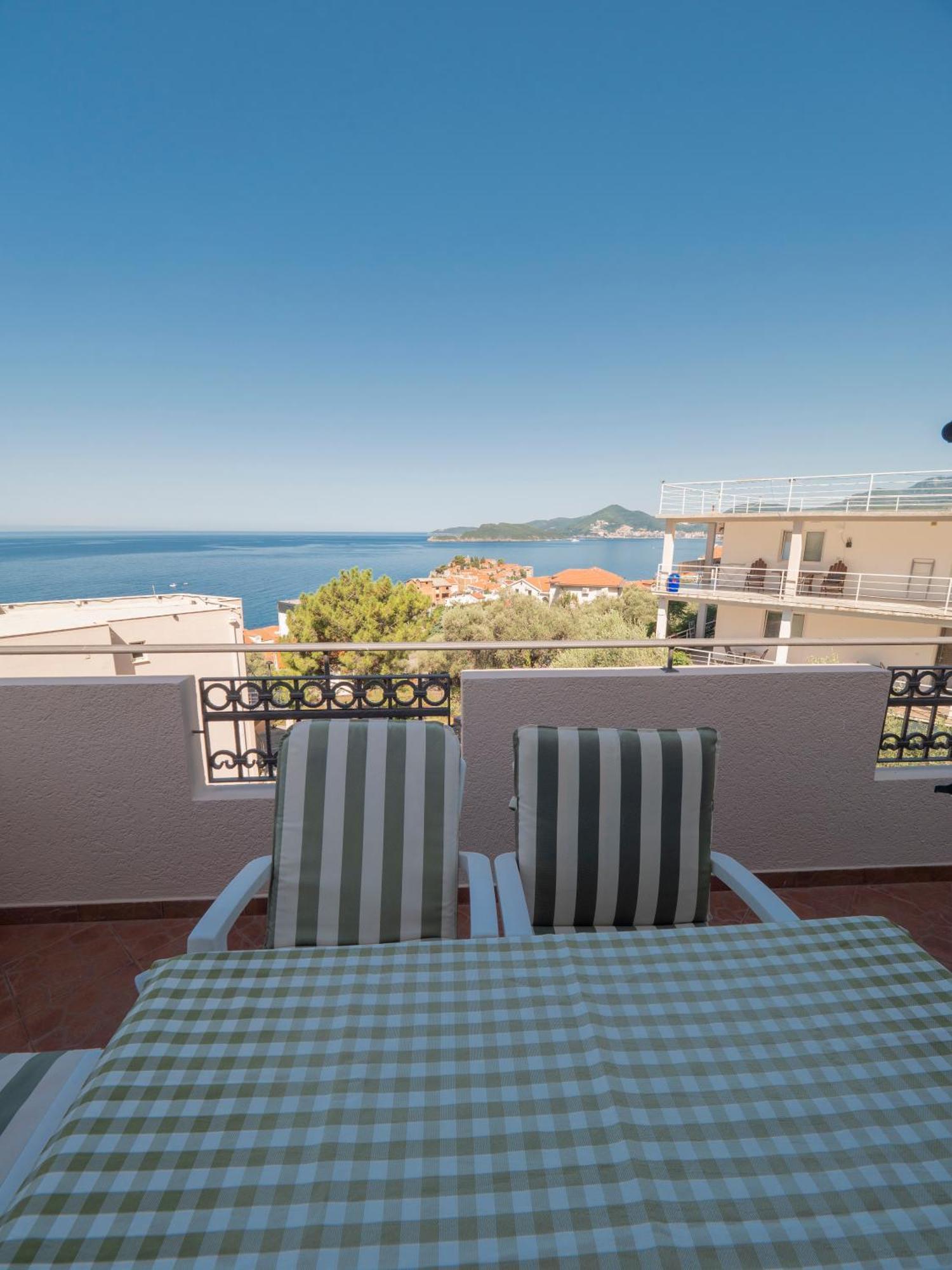 Apartments Marina Sveti Stefan Bagian luar foto